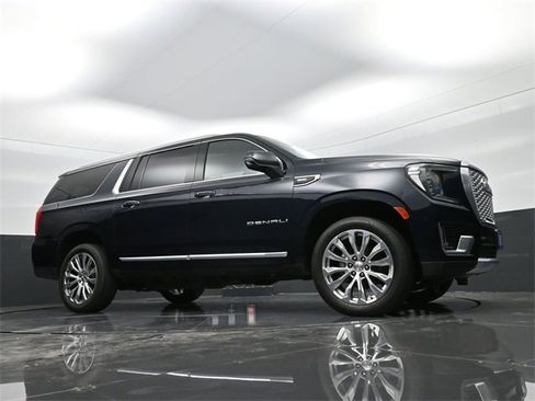 Used 2023 GMC Yukon XL Denali image 24