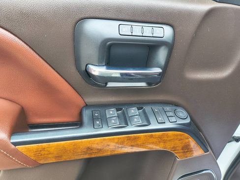 Used 2018 Chevrolet Silverado 1500 High Country AWD/4WD image 16