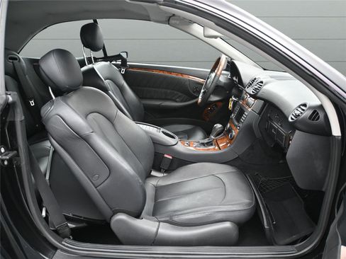 Used 2008 Mercedes-Benz CLK 550 Cabriolet image 18