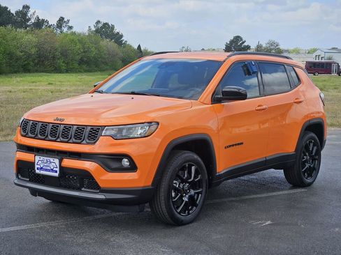 New 2026 Jeep Compass Latitude image 3