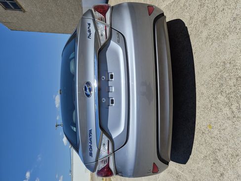Used 2015 Hyundai Sonata Limited w/ Option Group 02 FWD image 6