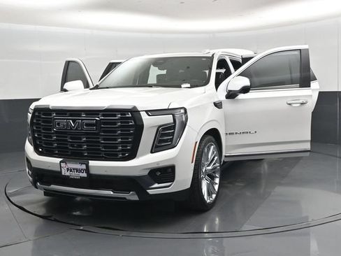 Used 2025 GMC Yukon Denali Ultimate AWD/4WD image 61