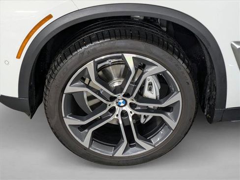 Certified 2025 BMW X5 sDrive40i w/ Parking Assistance Package image 26