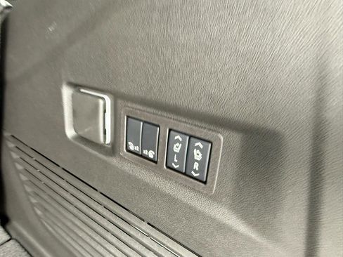 Used 2025 Chevrolet Tahoe Z71 w/ Z71 Off-Road Package image 19