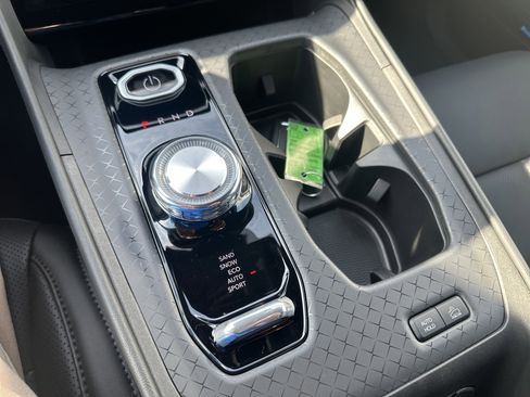 New 2025 Jeep Wagoneer S Launch Edition AWD/4WD image 32