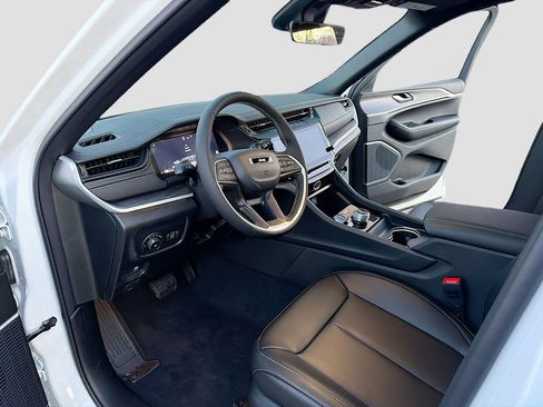New 2026 Jeep Grand Cherokee Limited w/ Limited Altitude Package AWD/4WD image 27