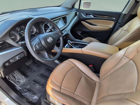 Used 2018 Buick Enclave Essence FWD image 20