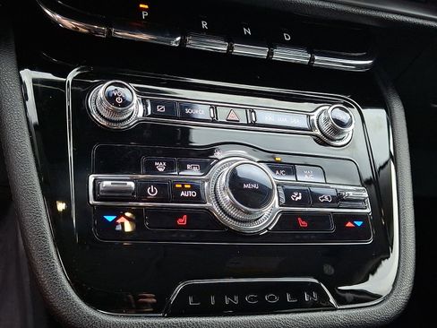 Used 2021 Lincoln Corsair AWD w/ Equipment Group 101A image 17