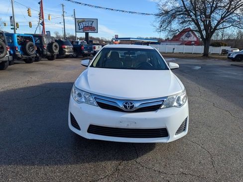 Used 2014 Toyota Camry LE image 8
