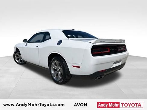 Used 2019 Dodge Challenger SXT RWD image 6