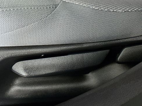 Used 2025 Toyota Corolla SE image 13