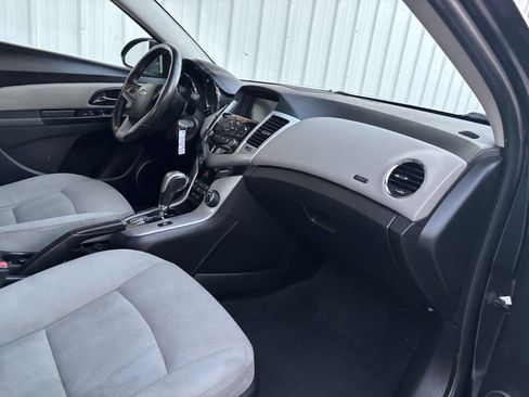 Used 2014 Chevrolet Cruze LT w/ All-Star Edition image 15