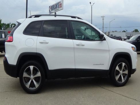 Certified 2022 Jeep Cherokee Limited AWD/4WD image 5