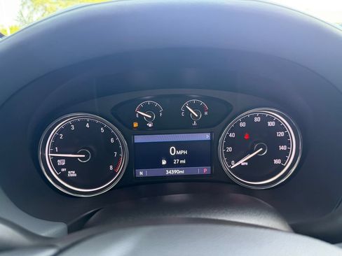Used 2024 Buick Enclave Essence FWD image 12