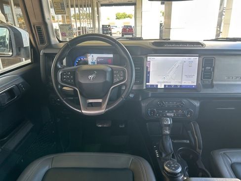 Used 2022 Ford Bronco Outer Banks w/ Sasquatch Package AWD/4WD image 13