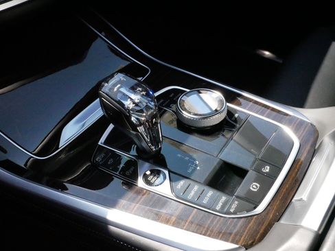 Used 2019 BMW X5 xDrive50i w/ M Sport Package image 23