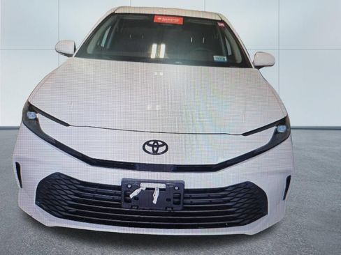 Used 2025 Toyota Camry LE FWD image 6