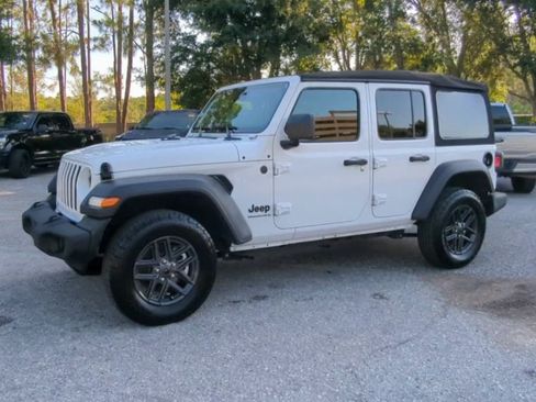Used 2024 Jeep Wrangler Unlimited Sport AWD/4WD image 11