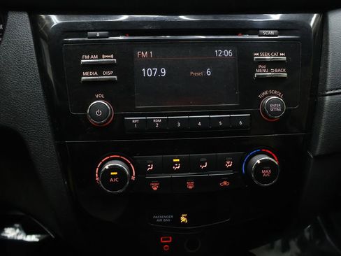 Used 2017 Nissan Rogue S image 20