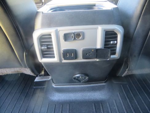 Used 2019 Ford F250 Lariat w/ Lariat Value Package image 23