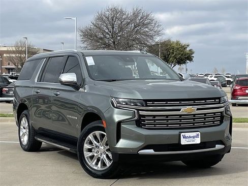 Used 2023 Chevrolet Suburban Premier image 2