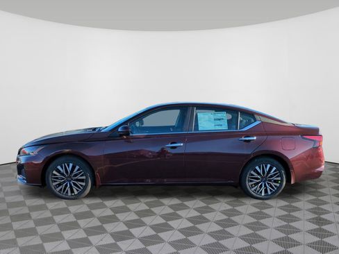 Certified 2025 Nissan Altima 2.5 SV w/ SV Premium Package image 16