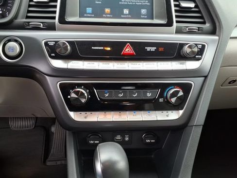 Used 2018 Hyundai Sonata SEL w/ Tech Package 02 FWD image 19