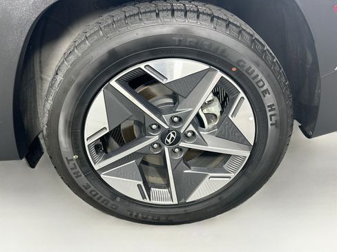 Used 2025 Hyundai Tucson SEL FWD image 11