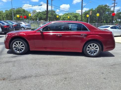 Used 2014 Chrysler 300 C RWD image 4
