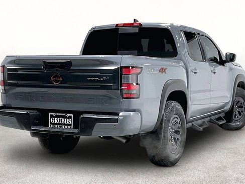 Used 2025 Nissan Frontier PRO-4X AWD/4WD image 2