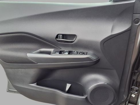 Certified 2025 Nissan Kicks Play S image 19