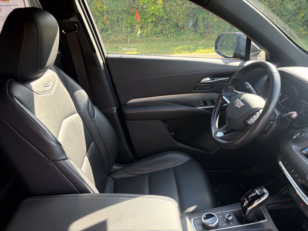 Used 2023 Cadillac XT4 Premium Luxury AWD/4WD image 31