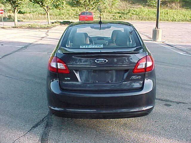 Used 2013 Ford Fiesta SE w/ Super Fuel Economy Pkg FWD image 7
