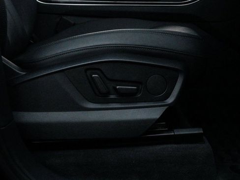 Used 2023 Audi Q7 Premium image 40