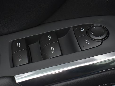 New 2026 Chevrolet Traverse LT w/ Midnight/Sport Edition image 9