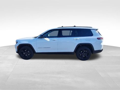 Used 2023 Jeep Grand Cherokee L Limited w/ Black Appearance Package image 15