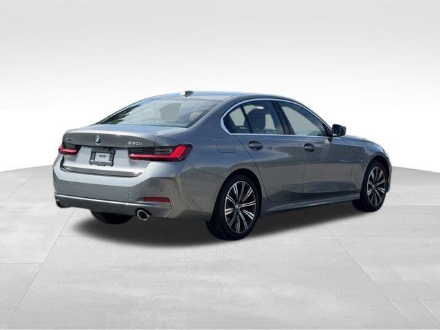 Certified 2026 BMW 330i xDrive Sedan w/ Premium Package AWD/4WD image 9