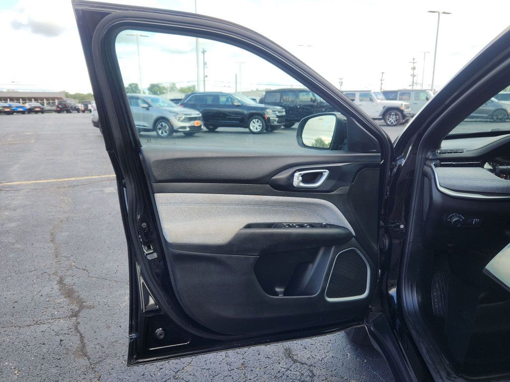Used 2024 Jeep Compass Sport AWD/4WD image 18