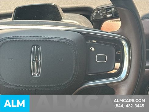 Used 2025 Lincoln Navigator Reserve AWD/4WD image 30