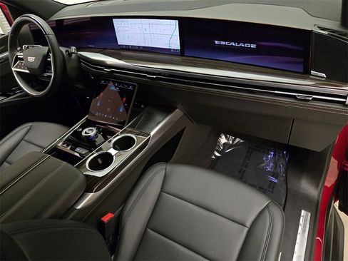 Used 2025 Cadillac Escalade Luxury image 26