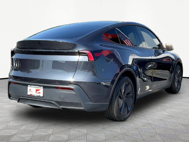 Used 2026 Tesla Model Y 2WD image 7