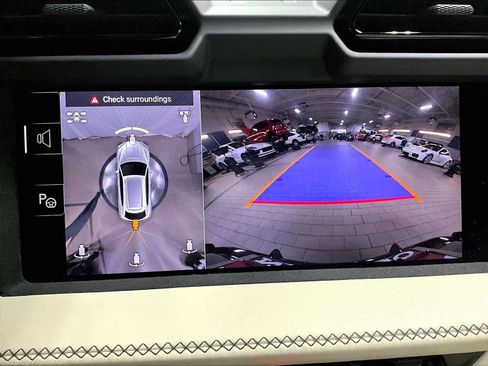 Used 2025 Lamborghini Urus SE image 21