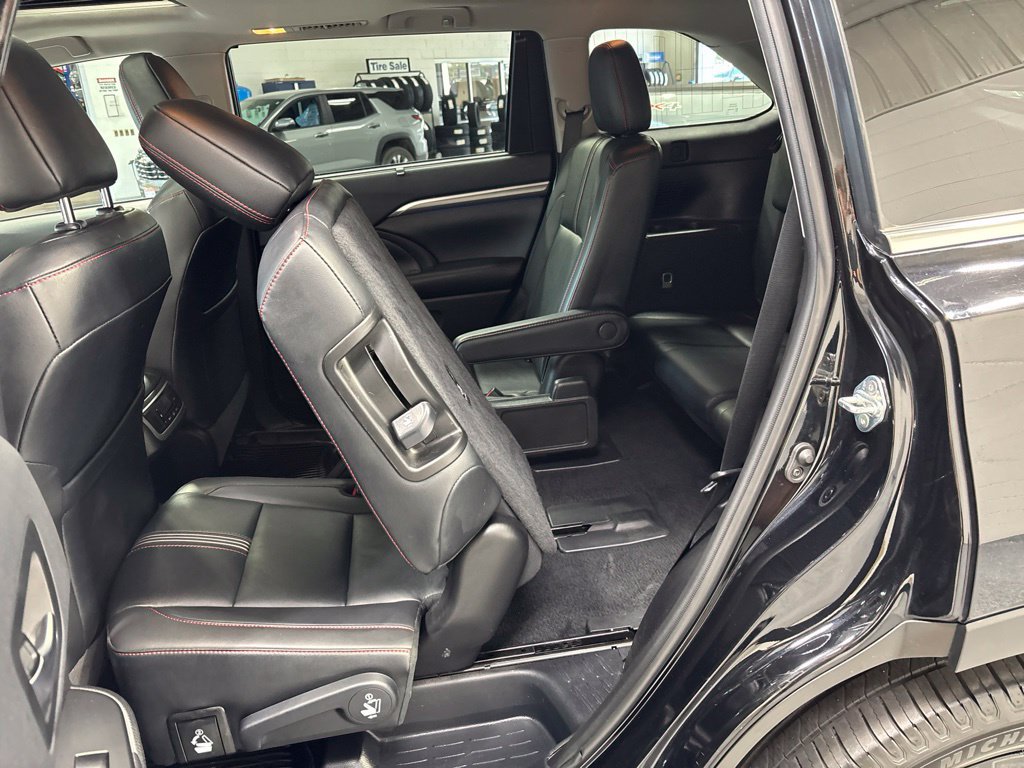 Used 2019 Toyota Highlander SE AWD/4WD image 41