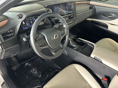 Used 2025 Lexus ES 350 w/ Premium Package FWD image 13