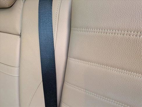 Used 2024 Mercedes-Benz GLE 450 4MATIC image 16