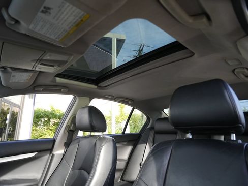 Used 2015 INFINITI Q40 AWD w/ Navigation Package image 21