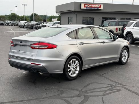 Used 2020 Ford Fusion SE FWD image 4
