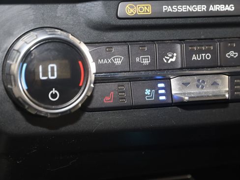 Used 2022 Ford F250 Lariat w/ Chrome Package image 8