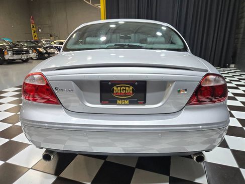 Used 2005 Jaguar S-TYPE R RWD image 4