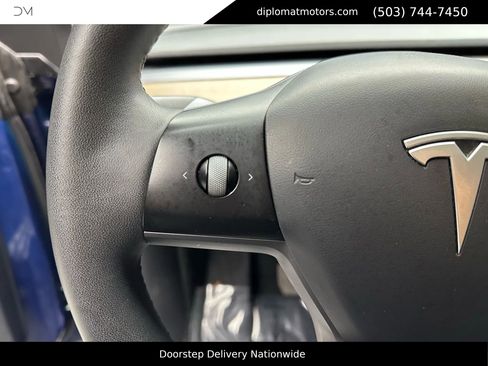 Used 2021 Tesla Model Y Long Range image 32